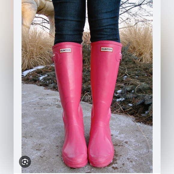 Hunter Women’s Pink Glossy Boots Size 8 - Picture 2 of 6